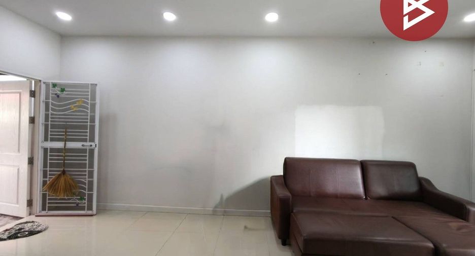 Продажа 3 спальни таунхаус в Mueang Chon Buri, Чонбури