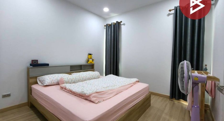 Продажа 3 спальни таунхаус в Mueang Chon Buri, Чонбури
