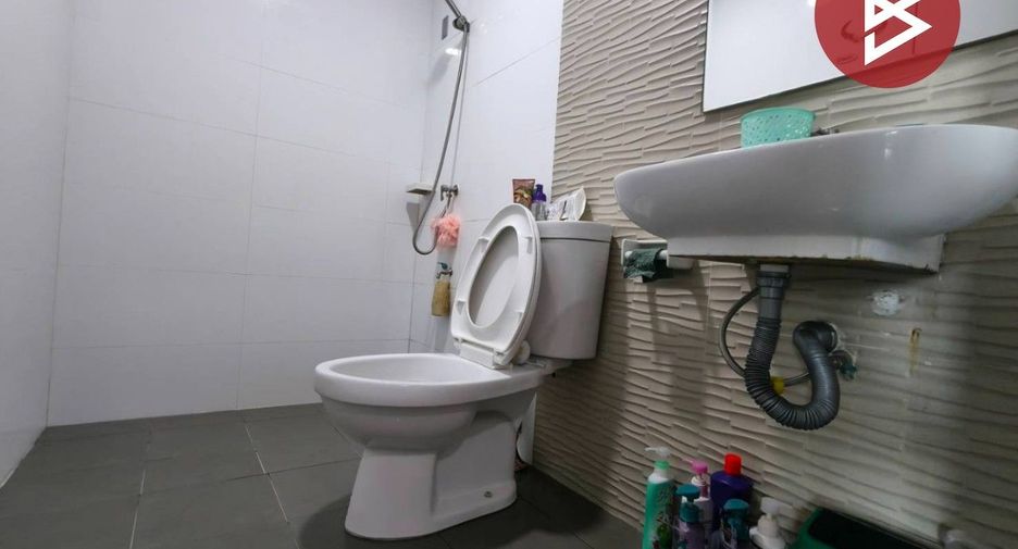 Продажа 3 спальни таунхаус в Mueang Chon Buri, Чонбури