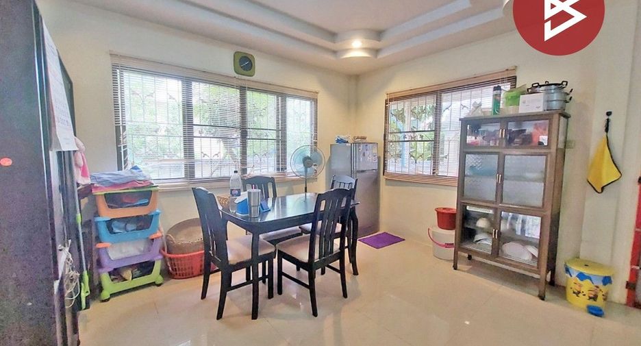 Haus zur Miete und zum Kauf mit 3 Zimmer in Phra Samut Chedi, Samut Prakan