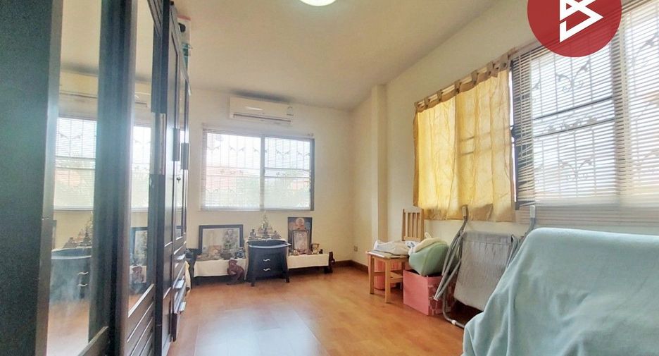 Haus zur Miete und zum Kauf mit 3 Zimmer in Phra Samut Chedi, Samut Prakan