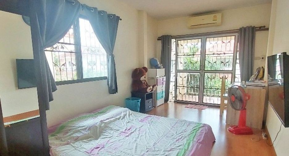 Haus zur Miete und zum Kauf mit 3 Zimmer in Phra Samut Chedi, Samut Prakan