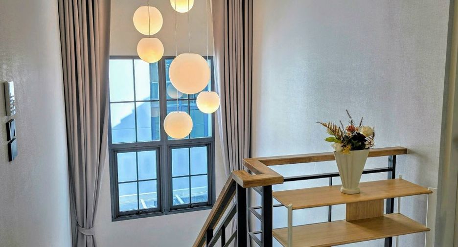 Haus zur Miete mit 4 Zimmer in Bang Phli, Samut Prakan