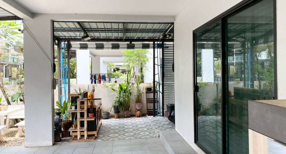 For rent and for sale 4 bedrooms house in Si Racha, Chonburi