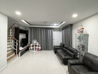 Аренда и продажа 4 спальни дом в Si Racha, Чонбури