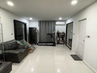 Аренда и продажа 4 спальни дом в Si Racha, Чонбури