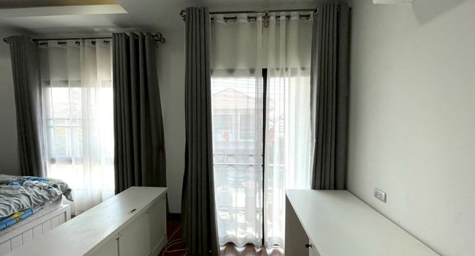 For rent and for sale 4 bedrooms house in Si Racha, Chonburi