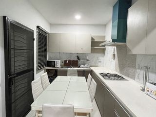 Аренда и продажа 4 спальни дом в Si Racha, Чонбури