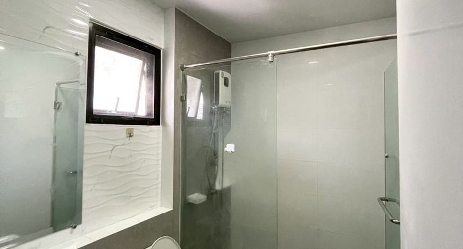 For rent and for sale 4 bedrooms house in Si Racha, Chonburi