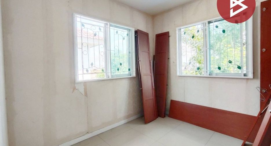 For sale 3 bedrooms townhouse in Mueang Samut Prakan, Samut Prakan