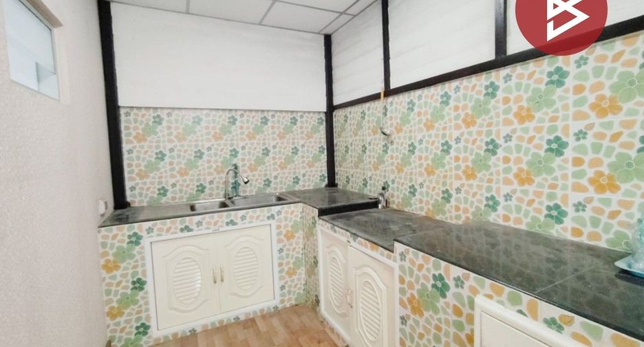 For sale 3 bedrooms townhouse in Mueang Samut Prakan, Samut Prakan