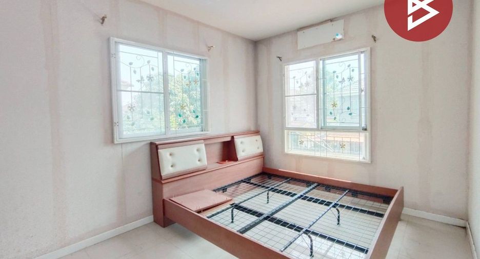 For sale 3 bedrooms townhouse in Mueang Samut Prakan, Samut Prakan