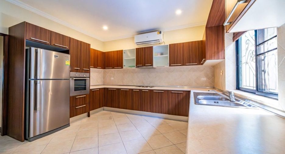 Haus zum Kauf mit 4 Zimmer in Bang Lamung, Chonburi