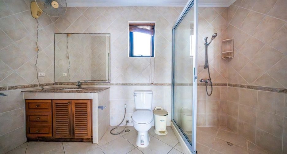 Haus zum Kauf mit 4 Zimmer in Bang Lamung, Chonburi
