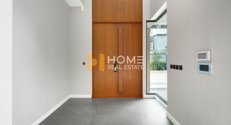 For sale 5 bedrooms house in Lak Si, Bangkok