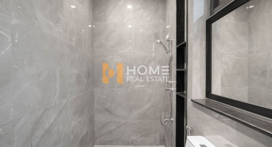 For sale 5 bedrooms house in Lak Si, Bangkok