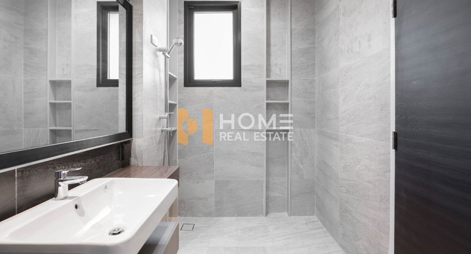 For sale 5 bedrooms house in Lak Si, Bangkok