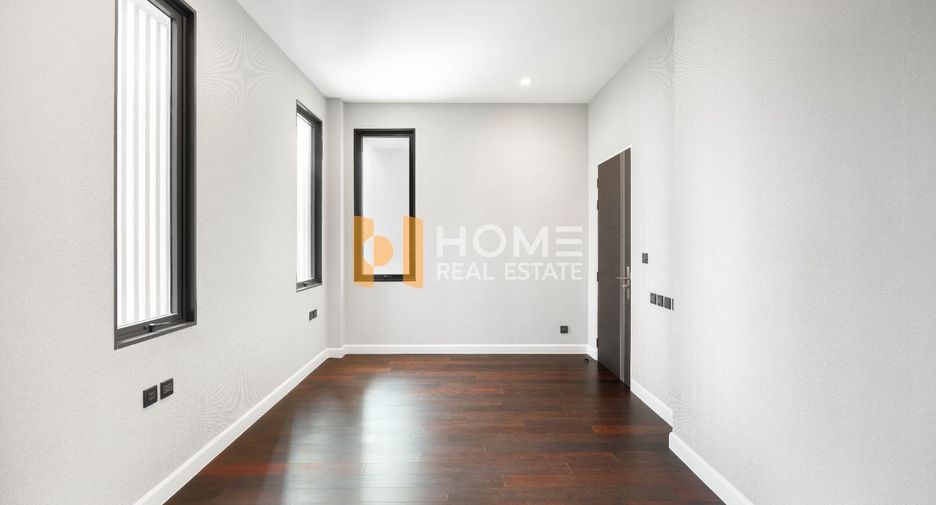 For sale 5 bedrooms house in Lak Si, Bangkok
