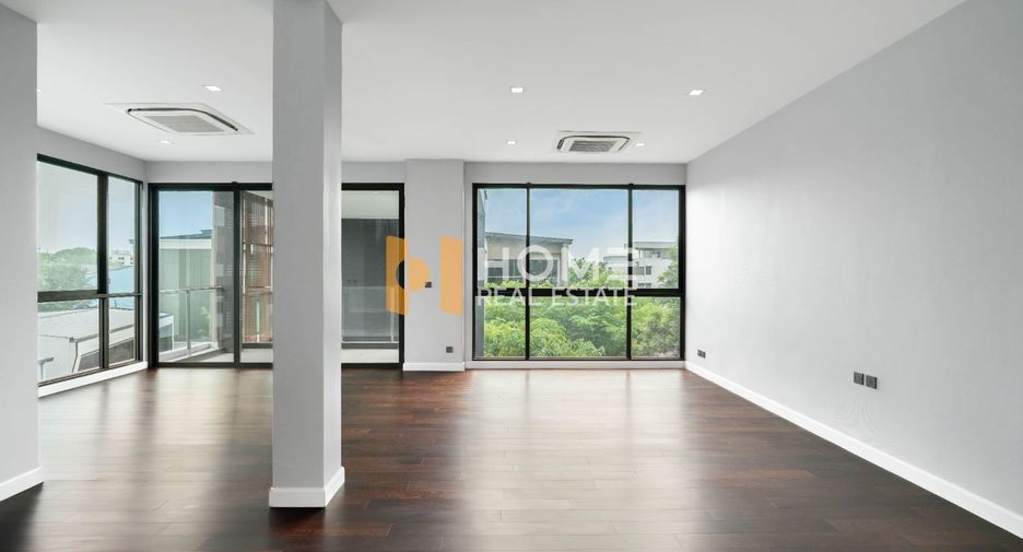 For sale 5 bedrooms house in Lak Si, Bangkok