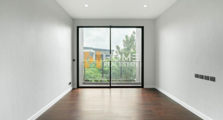 For sale 5 bedrooms house in Lak Si, Bangkok
