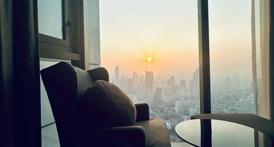 For rent 2 bedrooms condo in Khlong San, Bangkok