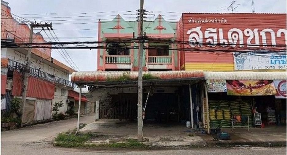 For sale 1 bed retail Space in Taphan Hin, Phichit