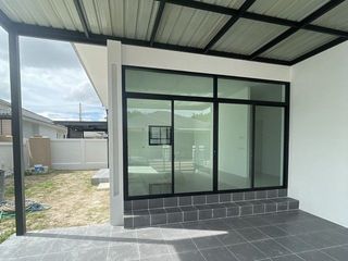 Casa en venta de 2 habitaciones en Ban Khai, Rayong