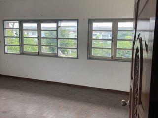 Casa en venta de 3 habitaciones en Ban Khai, Rayong