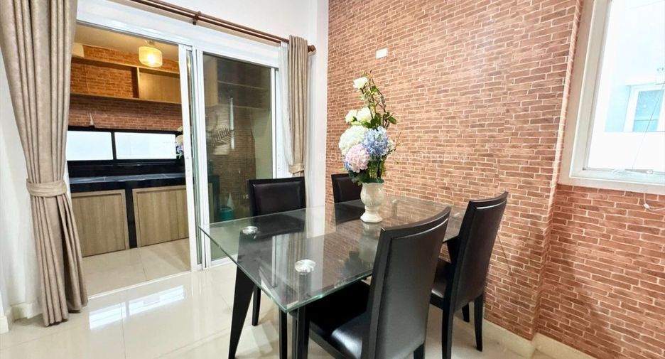 Haus zum Kauf mit 3 Zimmer in Si Racha, Chonburi