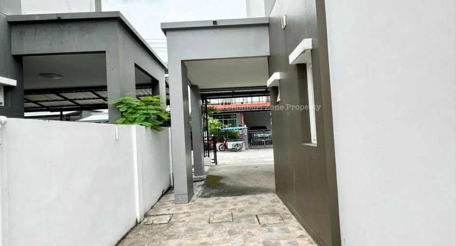 Haus zum Kauf mit 3 Zimmer in Si Racha, Chonburi