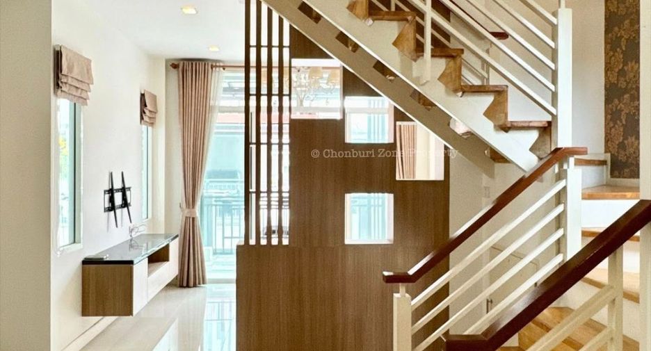 Haus zum Kauf mit 3 Zimmer in Si Racha, Chonburi