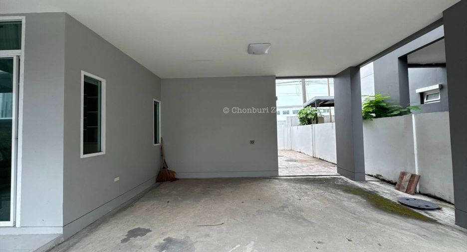 Haus zum Kauf mit 3 Zimmer in Si Racha, Chonburi