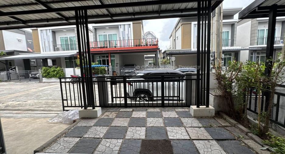 Haus zum Kauf mit 3 Zimmer in Si Racha, Chonburi
