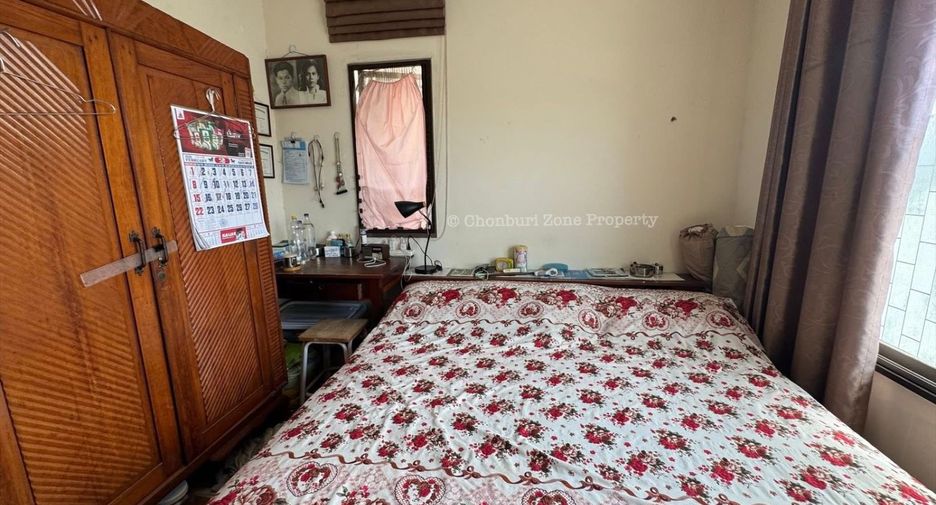 For sale 4 bedrooms house in Si Racha, Chonburi