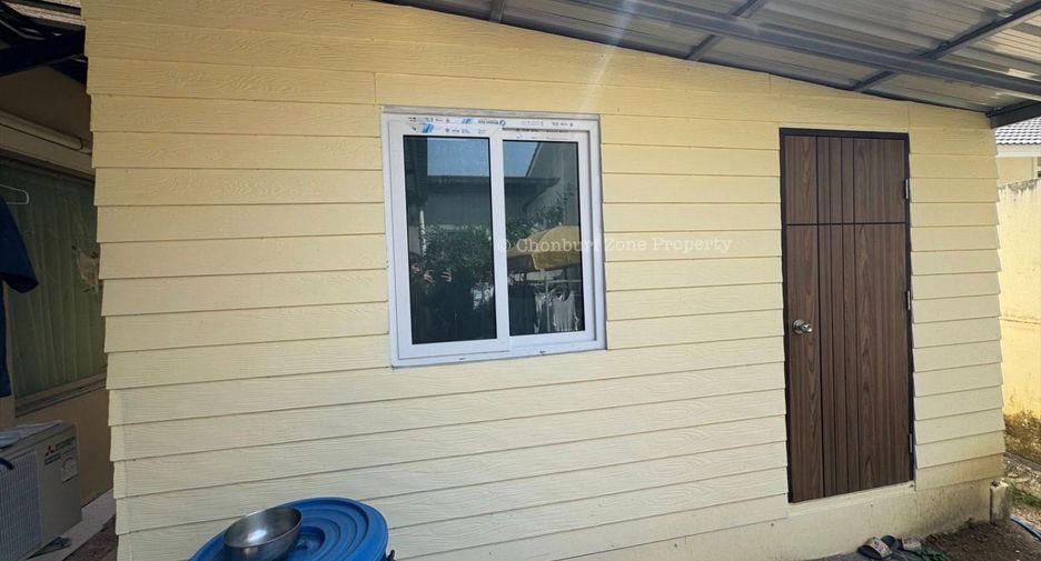 For sale 4 bedrooms house in Si Racha, Chonburi