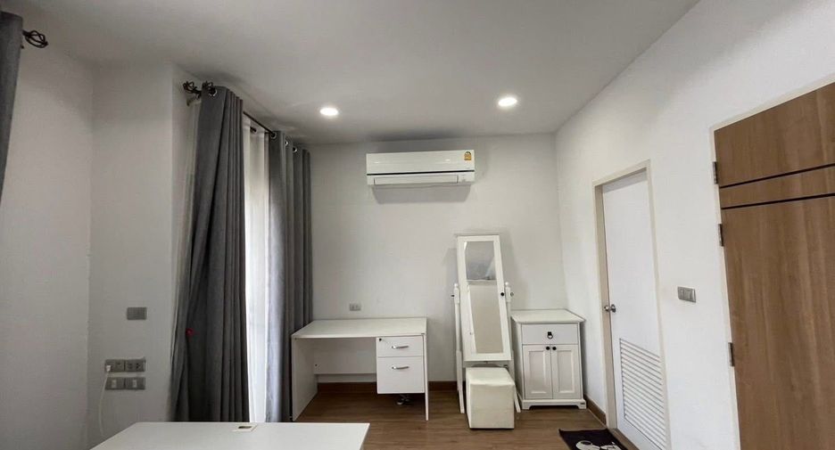 For rent 4 bedrooms house in Si Racha, Chonburi
