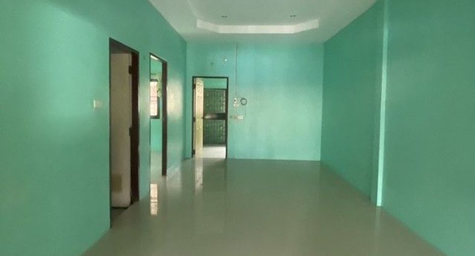 À vendre 2 chambres maison de ville à Ban Khai, Rayong