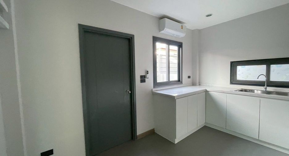 For rent 3 bedrooms house in Bang Lamung, Chonburi