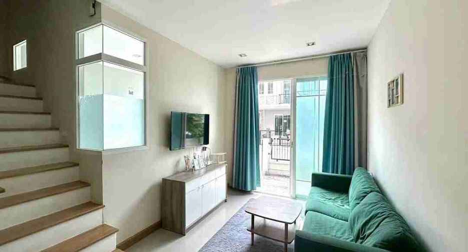 Reihenhaus zum Kauf mit 4 Zimmer in Bang Lamung, Chonburi