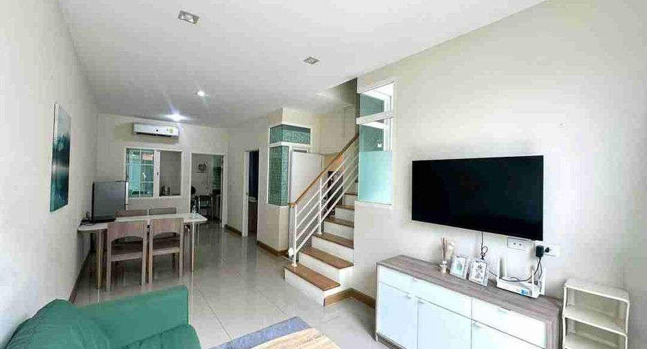 Reihenhaus zum Kauf mit 4 Zimmer in Bang Lamung, Chonburi