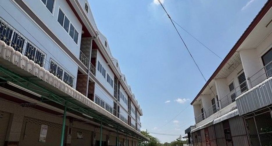 For sale 3 bedrooms retail Space in Nong Bua Daeng, Chaiyaphum