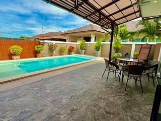À louer 3 chambres villa à Bang Lamung, Chonburi