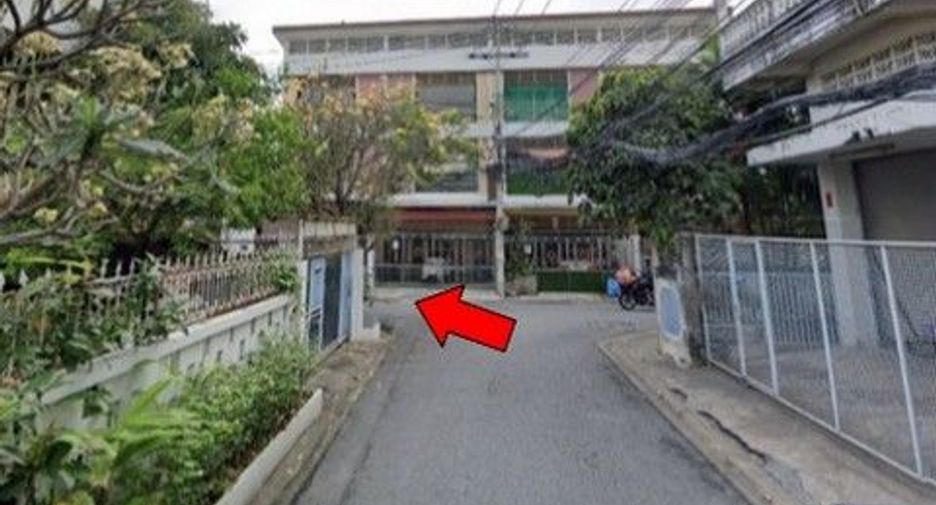 For sale 1 bed condo in Wang Thonglang, Bangkok