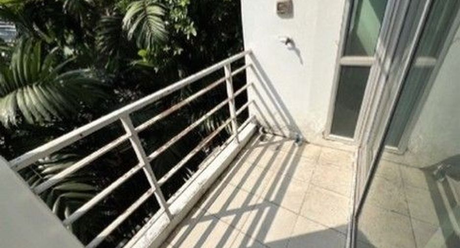 For sale 1 bed condo in Suan Luang, Bangkok
