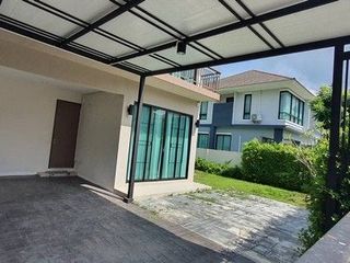 Casa en alquiler de 3 habitaciones en Thanyaburi, Pathum Thani