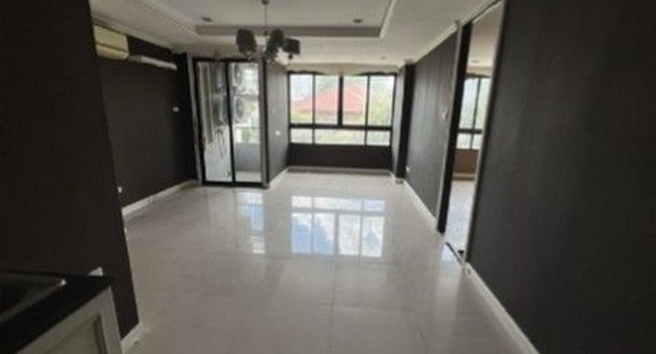 À vendre 1 chambre condo à Lat Phrao, Bangkok