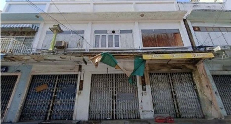 For sale 1 bed retail Space in Khok Samrong, Lopburi