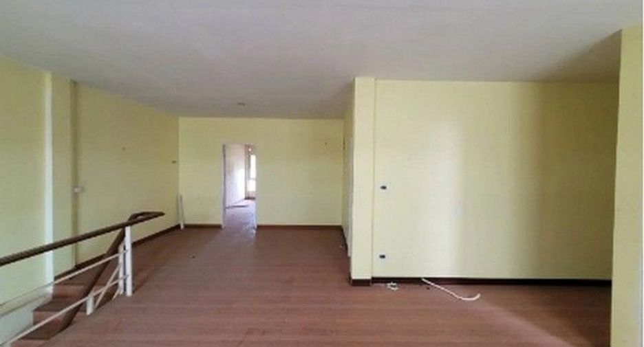 For sale 1 bed retail Space in Prachantakham, Prachin Buri