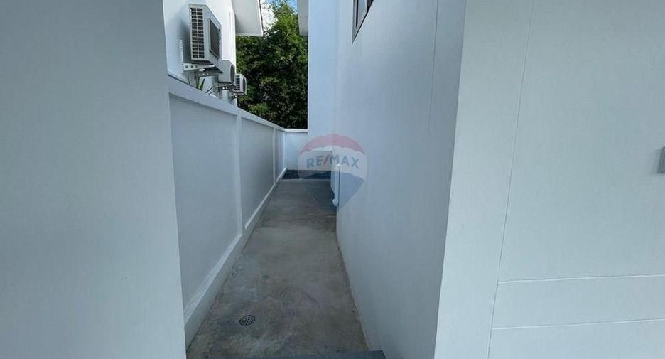 For rent 3 bedrooms villa in Ko Samui, Surat Thani