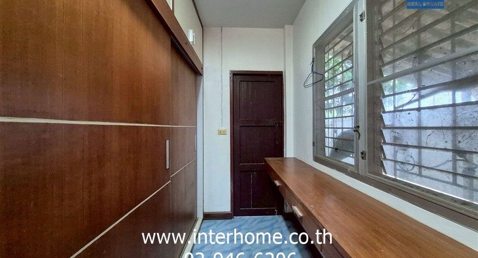 Casa en venta de 3 habitaciones en Krathum Baen, Samut Sakhon
